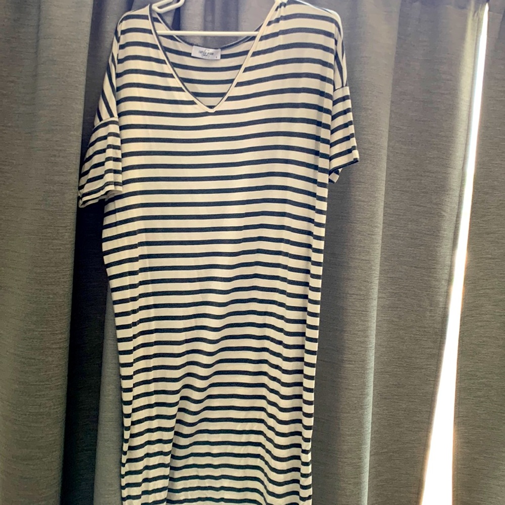 Carly Jean basic t shirt dress size Small